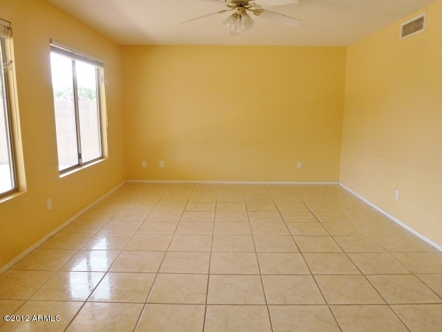 8625 West Hatcher Road Peoria, AZ 85345 - Photo 15 of 45 023-300850 - Family Room 3