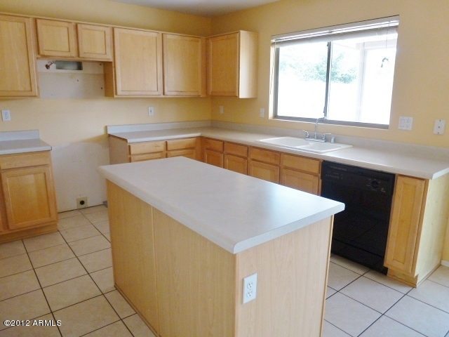 8625 West Hatcher Road Peoria, AZ 85345 - Photo 18 of 45 023-300850 - Kitchen 2