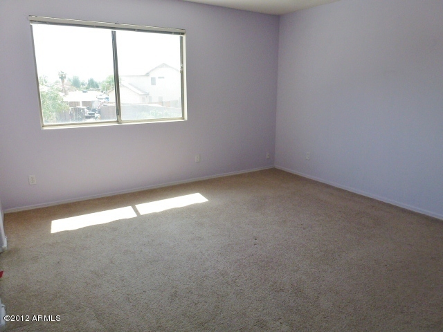 8625 West Hatcher Road Peoria, AZ 85345 - Photo 26 of 45 023-300850 - Master Bedroom