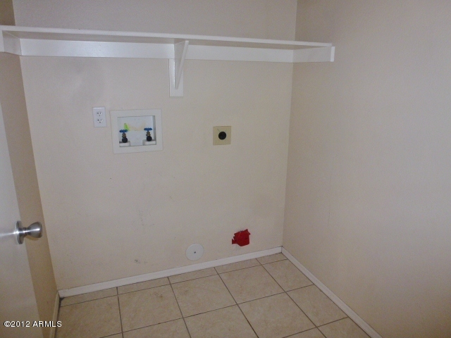 8625 West Hatcher Road Peoria, AZ 85345 - Photo 32 of 45 023-300850 (15)