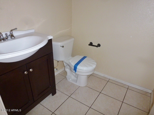 8625 West Hatcher Road Peoria, AZ 85345 - Photo 33 of 45 023-300850 (16)