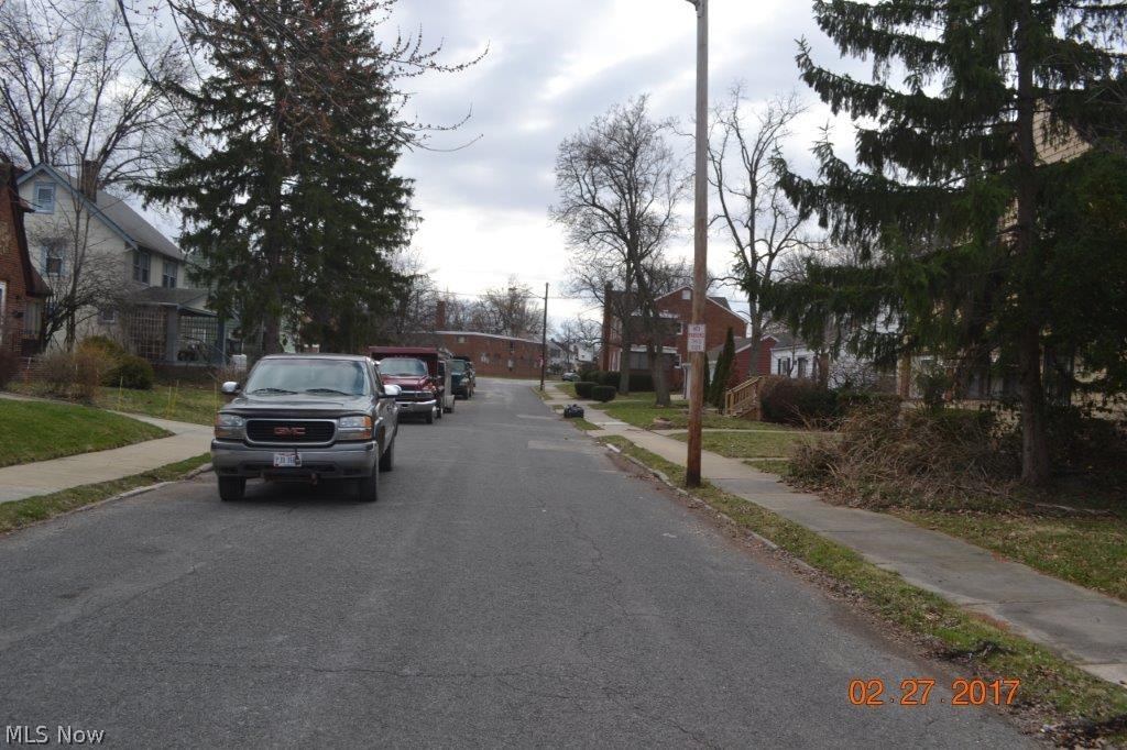 879 Medford Road Cleveland Heights, OH 44121 - Photo 8 of 25