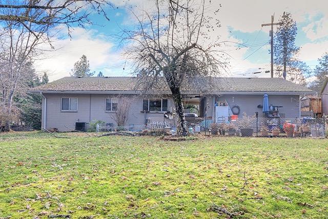 310 Crestview Loop Grants Pass, OR 97527 - Photo 1 of 8 Primary Photo