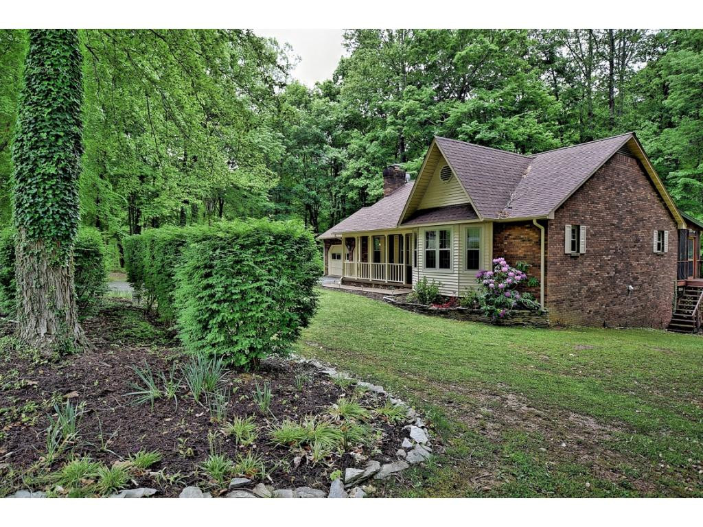 156 Springbrook Road Unicoi, TN 37692 - Photo 3 of 31 Photo 3