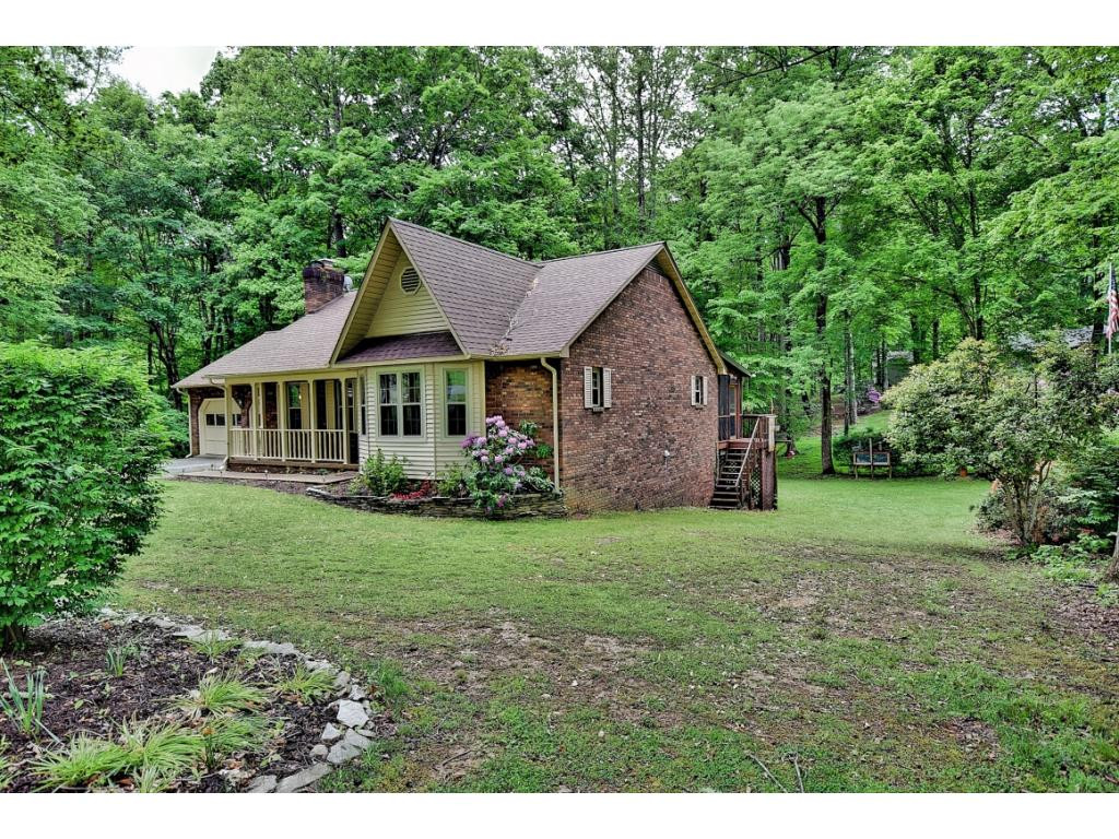 156 Springbrook Road Unicoi, TN 37692 - Photo 4 of 31 Photo 4