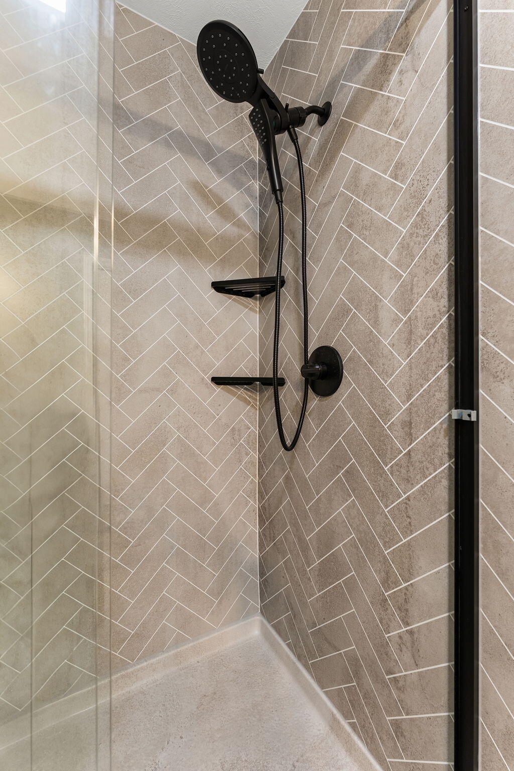 897 Jane Avenue Chesterton, IN 46304 - Photo 23 of 40 a bathroom with a shower
