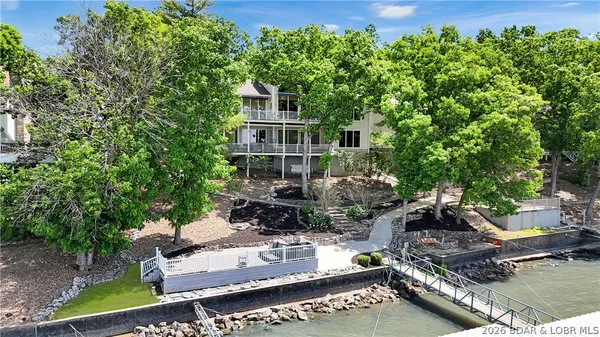 $1,350,000 | 55 Point Hickory Court, Lake Ozark, MO 65049