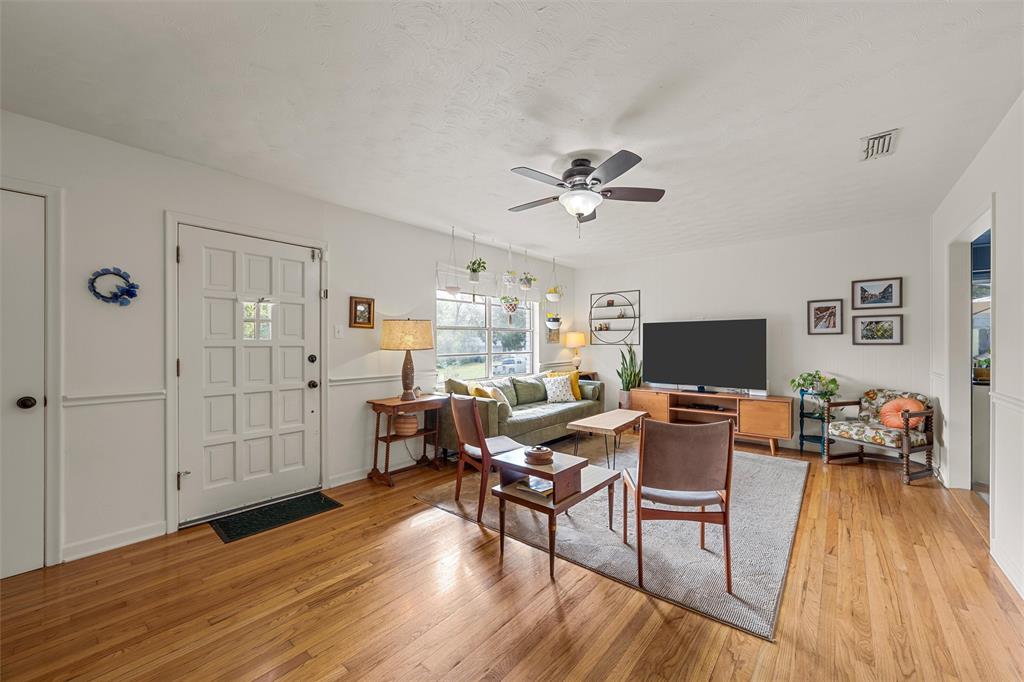2216 Hermanson Drive Waco, TX 76710 - Photo 7 of 39 a workspace with wooden floor and a workspace