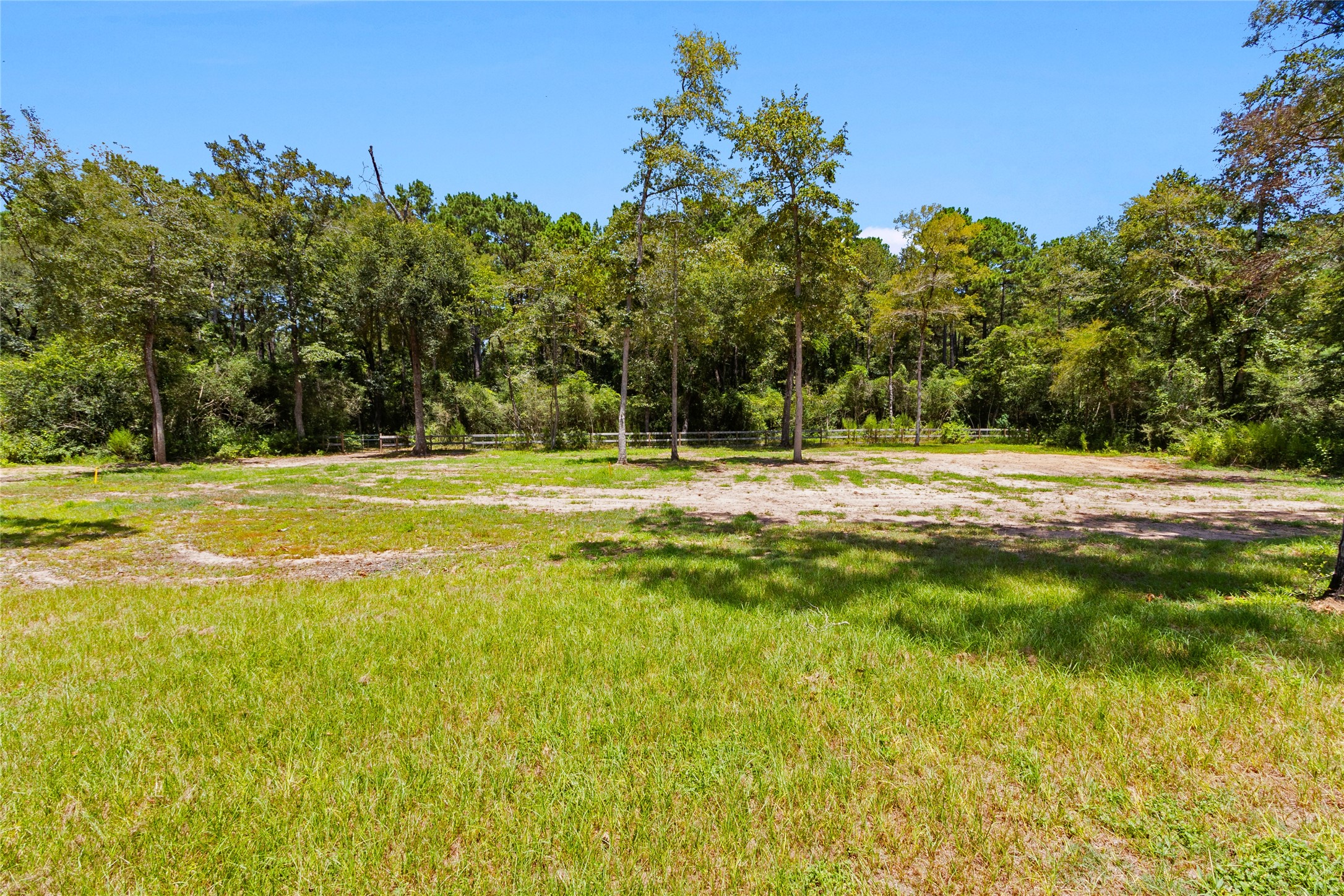 16735 Azalea Lane Plantersville, TX 77363 - Photo 31 of 44 a view of a volley ball court