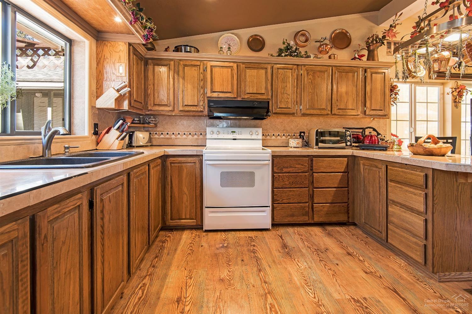 19325 Galen Road Bend, OR 97702 - Photo 4 of 18 Additional Photo