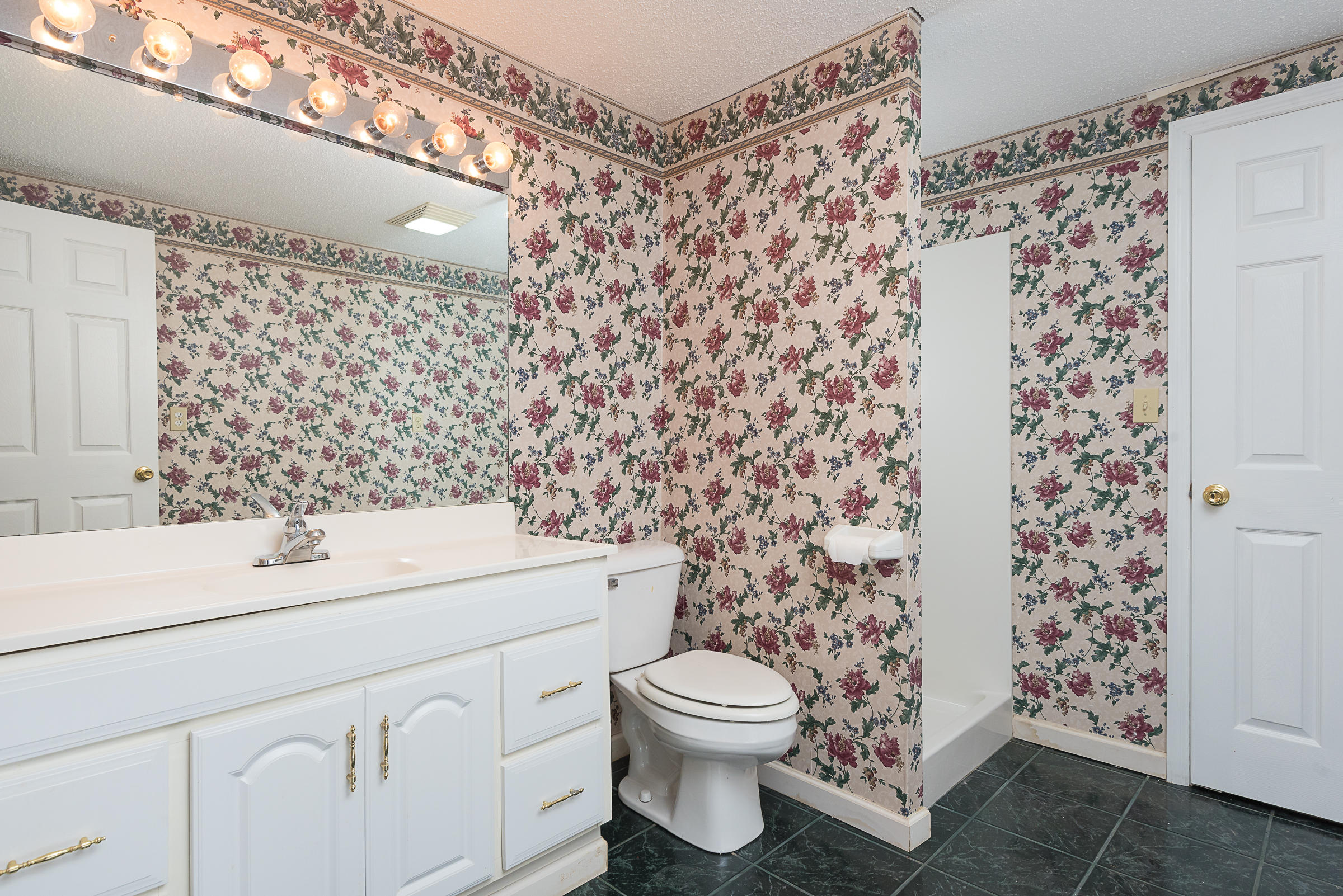 643 Mahoney Road Oliver Springs, TN 37840 - Photo 17 of 34 Full Bath in Basement