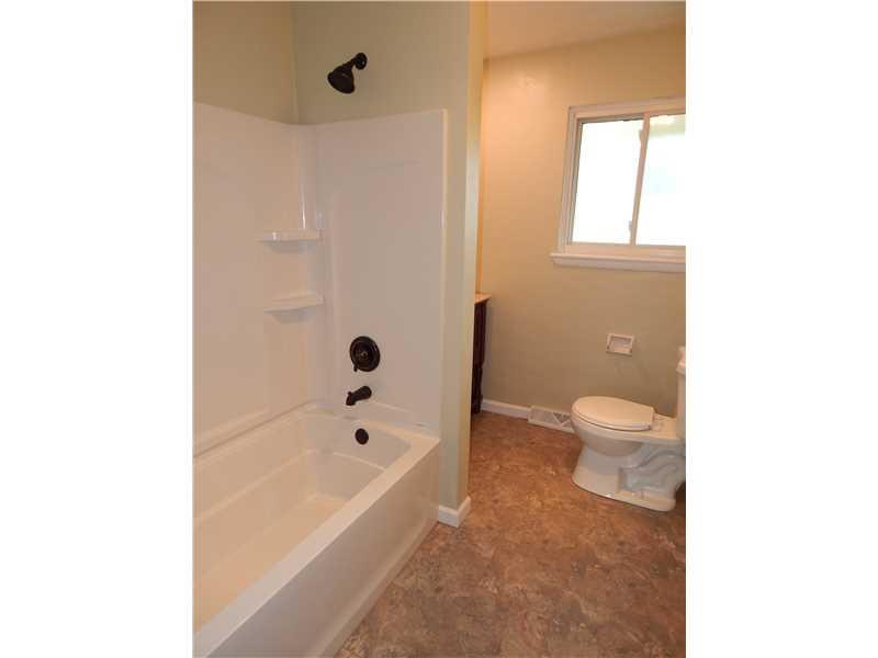 610 Moore Road Washington, PA 15301 - Photo 13 of 20 Full Bath.