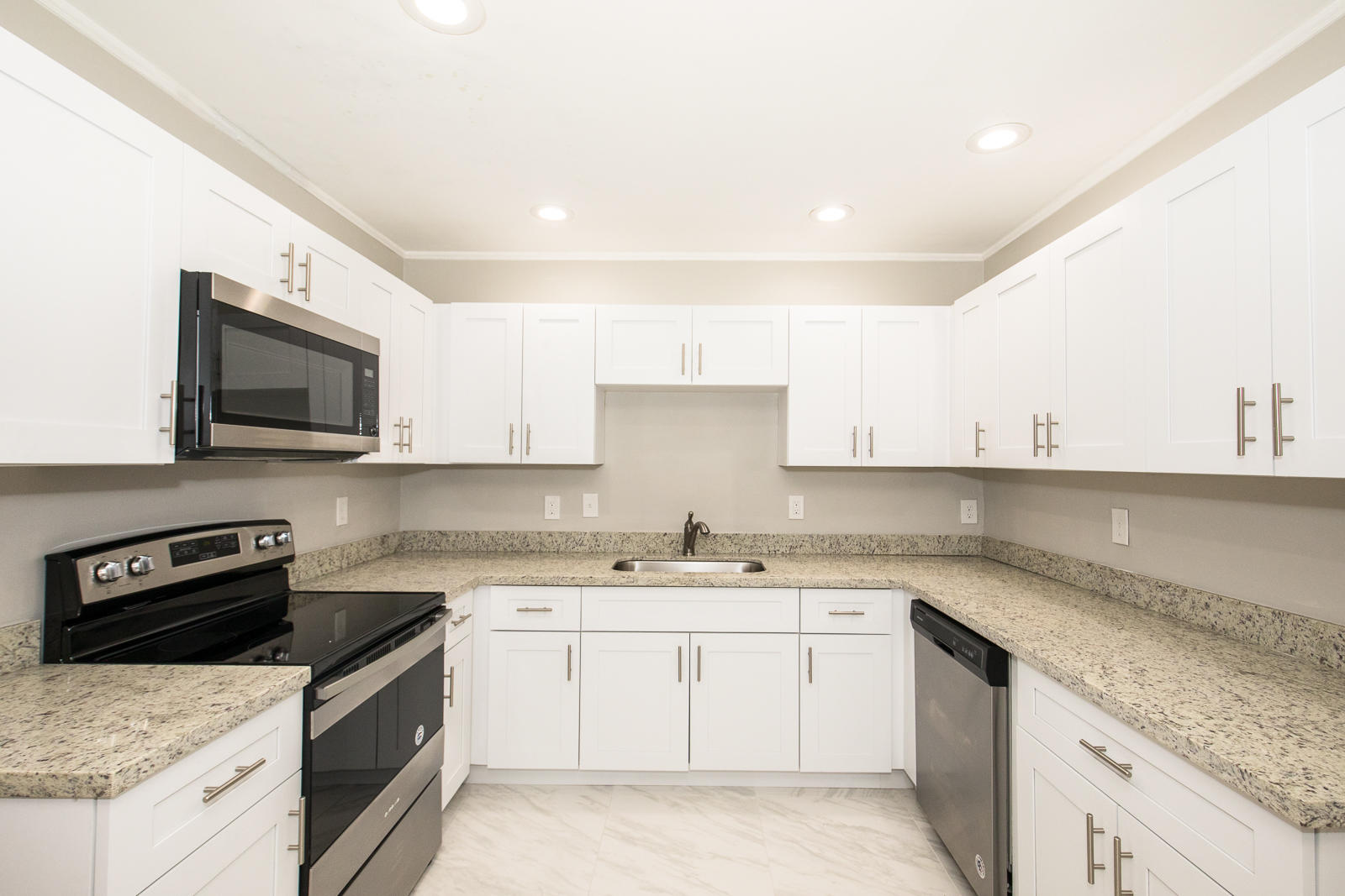 421 West 25th Street Riviera Beach, FL 33404 - Photo 6 of 28 421 W 25th St