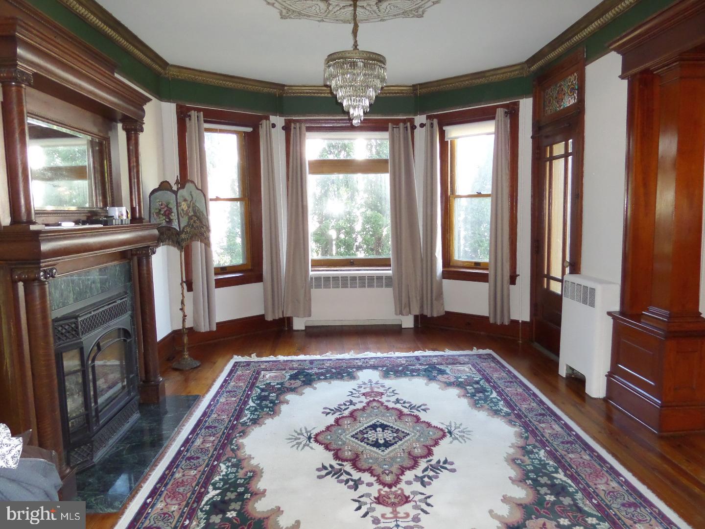 2190 Spinnerstown Road Quakertown, PA 18951 - Photo 5 of 23 Living Room