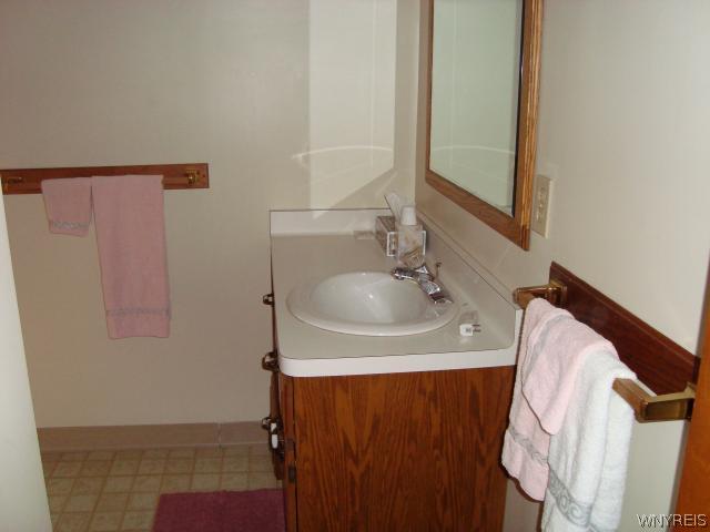 3399 Lockport Olcott Road Newfane, NY 14108 - Photo 10 of 10 Master Bath/Spa