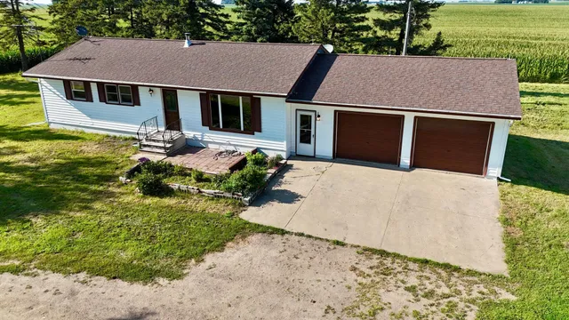 $245,000 | 68680 470th Street, Fairfax, MN 55332