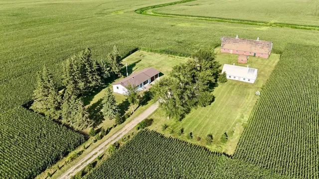 $245,000 | 68680 470th Street, Fairfax, MN 55332