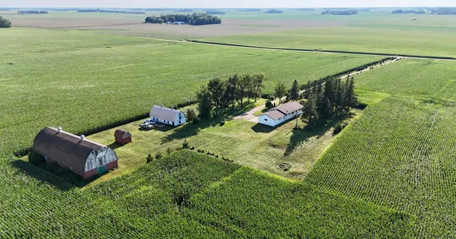 $245,000 | 68680 470th Street, Fairfax, MN 55332