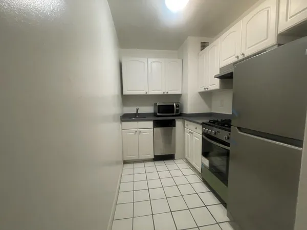 $4,100 | 236 East 36th Street, Unit 1H | Murray Hill