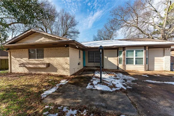 $210,000 | 980 29th Street Southeast, Paris, TX 75460
