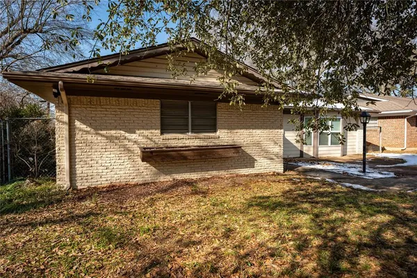 $210,000 | 980 29th Street Southeast, Paris, TX 75460