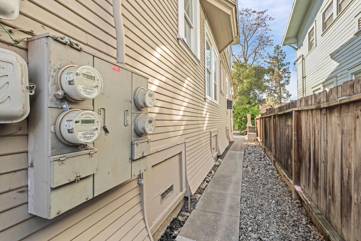 715 North Sutter Street Stockton, CA 95202 - Photo 47 of 51 a view of a pathway of a building