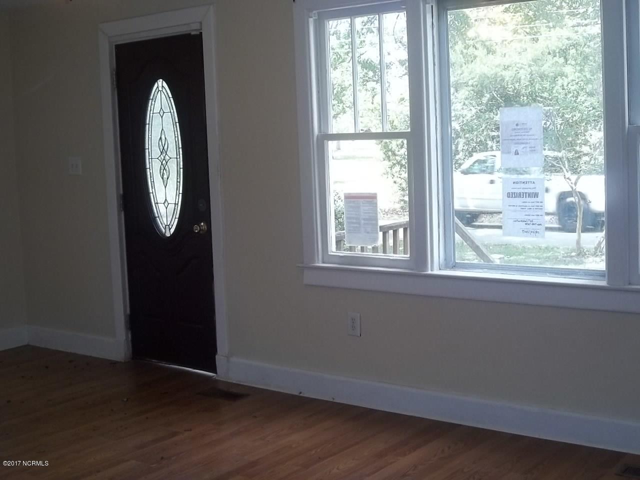 106 Wynne Road Havelock, NC 28532 - Photo 6 of 15 Living Room