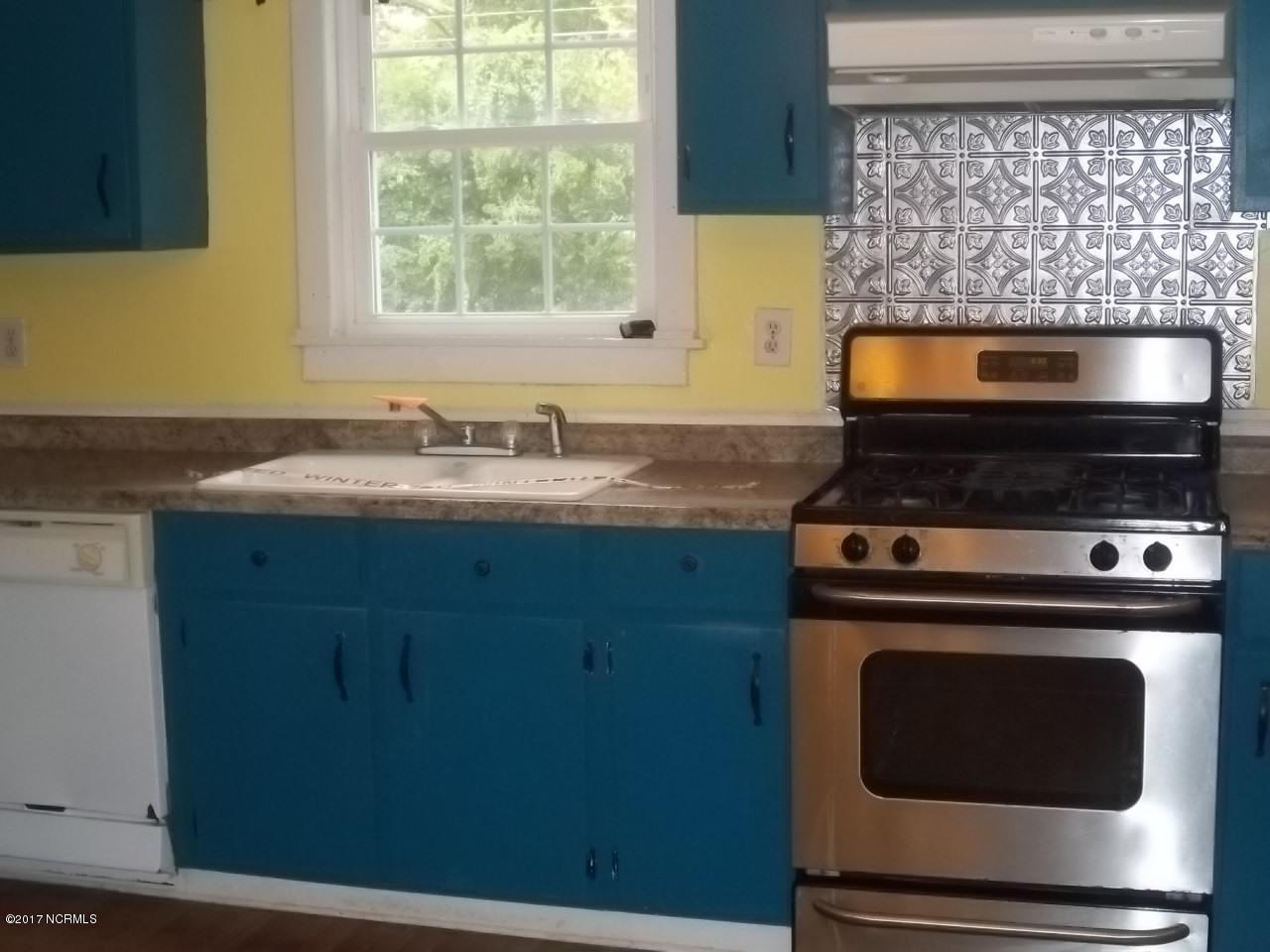 106 Wynne Road Havelock, NC 28532 - Photo 8 of 15 Kitchen