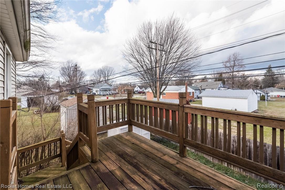 18531 Common Road Roseville, MI 48066 - Photo 20 of 27 019-photo-balcony-6632698.jpg