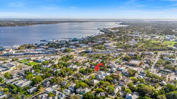 a black and white photo of a mirror