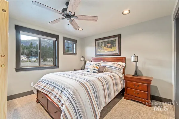 $1,048,000 | 38 Singing Spgs Way, Garden Valley, ID 83622