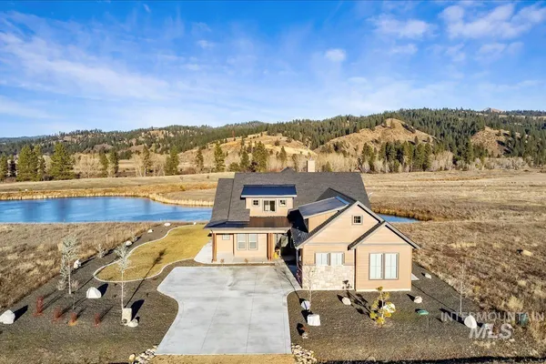 $1,048,000 | 38 Singing Spgs Way, Garden Valley, ID 83622