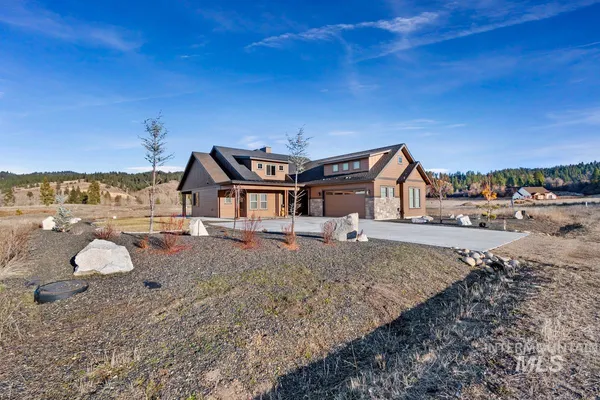 $1,048,000 | 38 Singing Spgs Way, Garden Valley, ID 83622