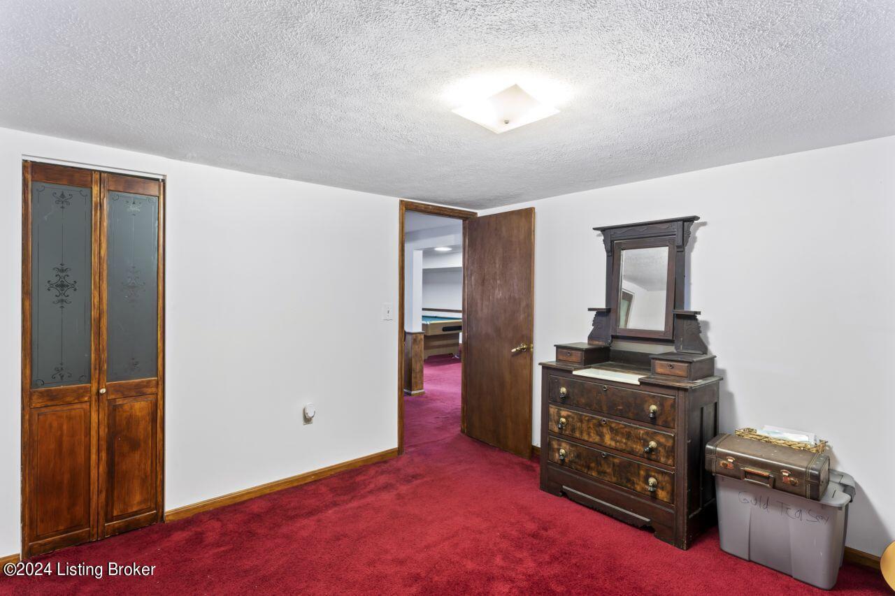 10111 Nanka Road Louisville, KY 40272 - Photo 23 of 34 photos_web_resolution_DSC04005