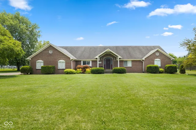 $385,000 | 1439 East McKenzie Road, Greenfield, IN 46140