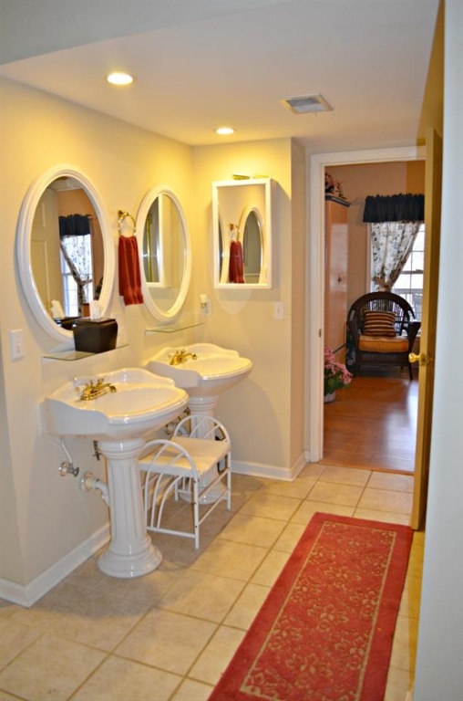 114 Hickory Ridge Road, Unit CLEMSON AREA Central, SC 29630 - Photo 32 of 36 Gallery Image 32