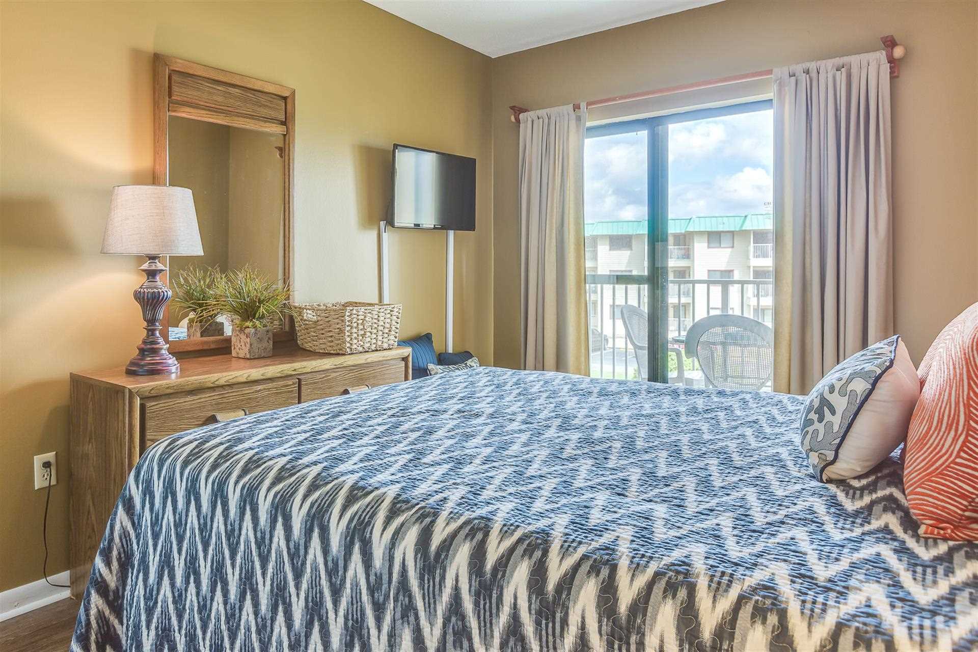 375 Plantation Road, Unit 5113 Gulf Shores, AL 36542 - Photo 11 of 17 Master Bedroom