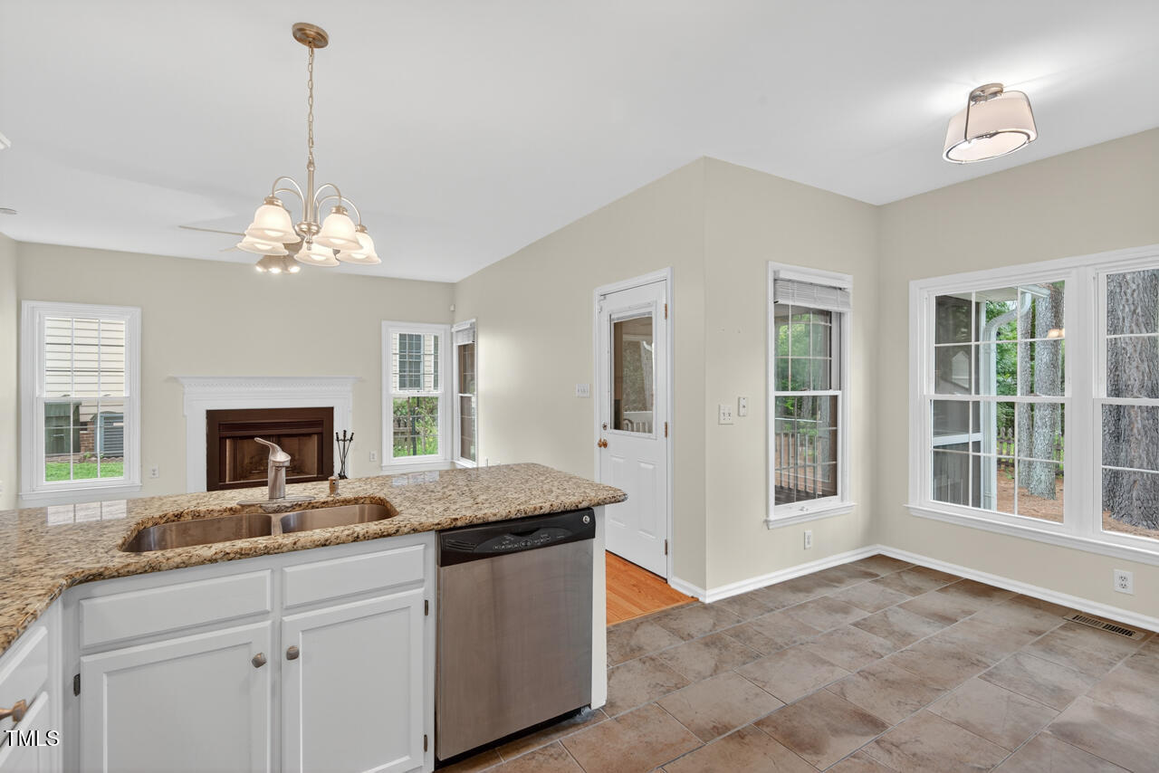 8825 Kirkstall Court Raleigh, NC 27615 - Photo 16 of 49 Kitchen