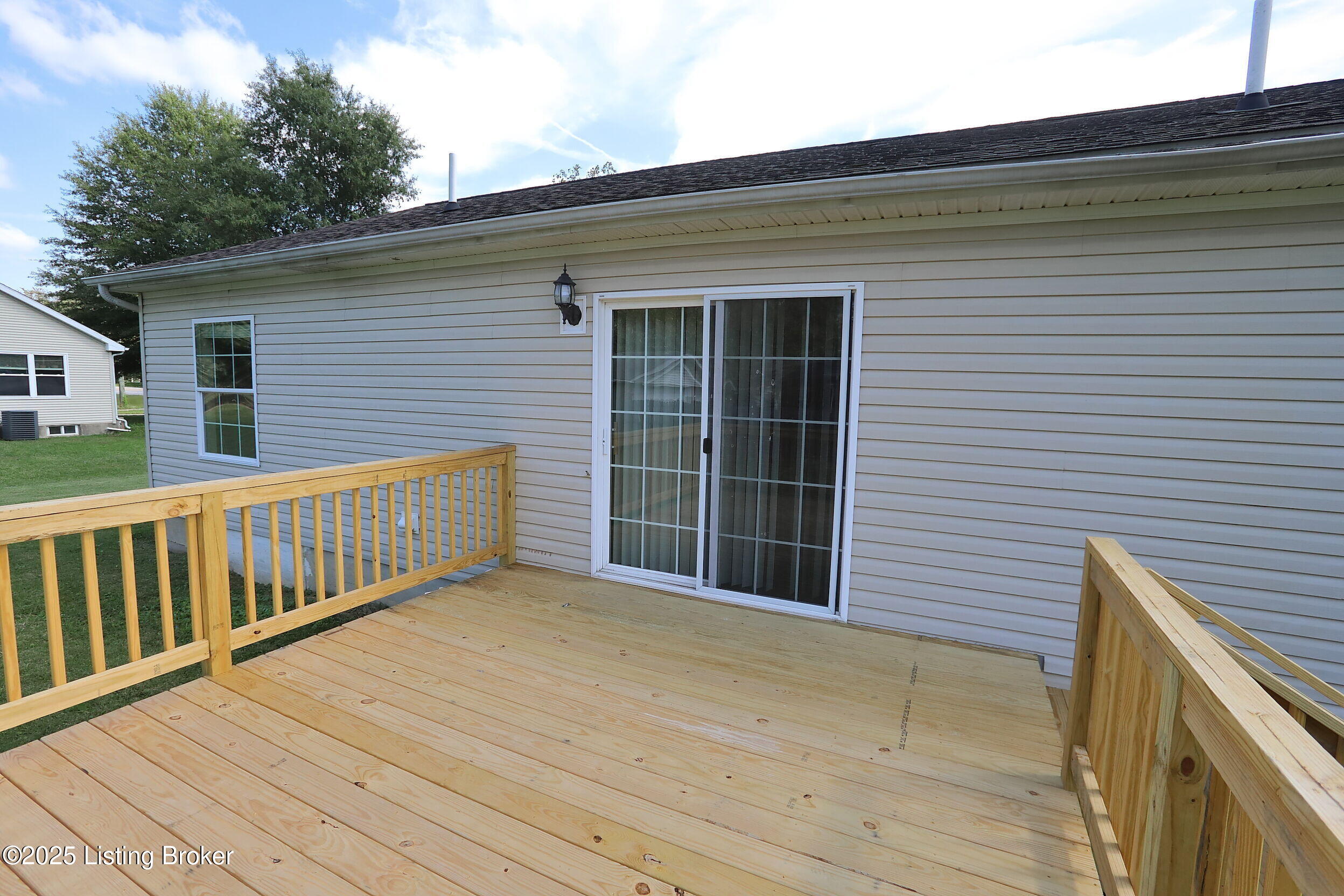 6150 Moorman Road Louisville, KY 40272 - Photo 33 of 35 Deck