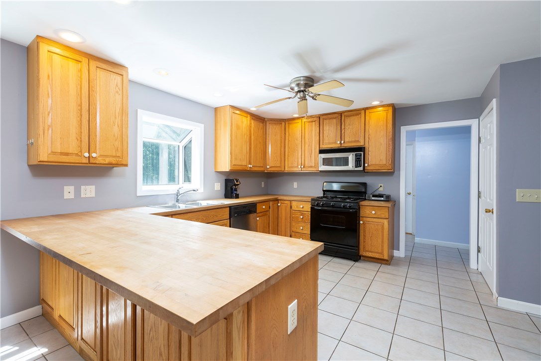 505 Old Coach Road Charlestown, RI 02813 - Photo 13 of 40