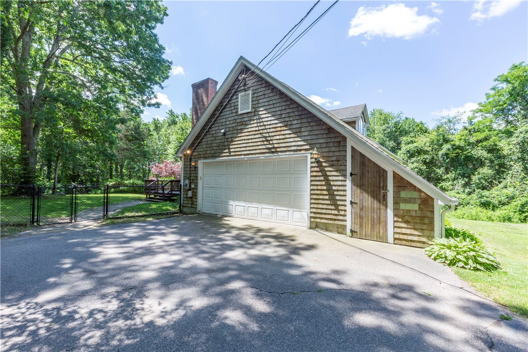 505 Old Coach Road Charlestown, RI 02813 - Photo 6 of 40