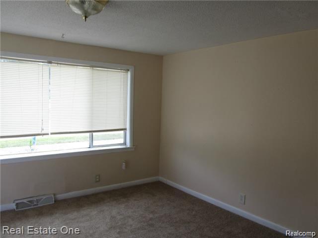 3330 Crooks Road Rochester, MI 48309 - Photo 8 of 28 8--study.jpg