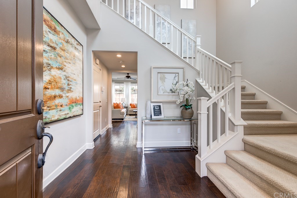 28 Shellbark Irvine, CA 92618 - Photo 3 of 38 Gallery Image 3
