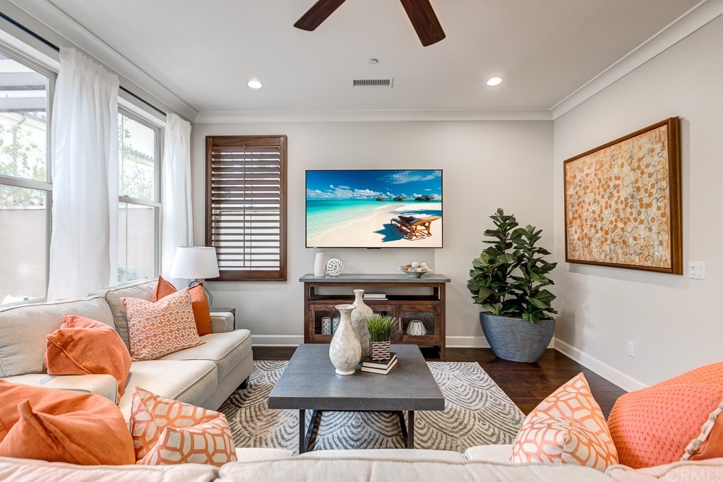 28 Shellbark Irvine, CA 92618 - Photo 7 of 38 Gallery Image 7