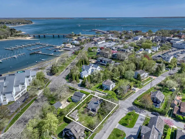 $1,700,000 | 67 Garden Street, Sag Harbor, NY 11963