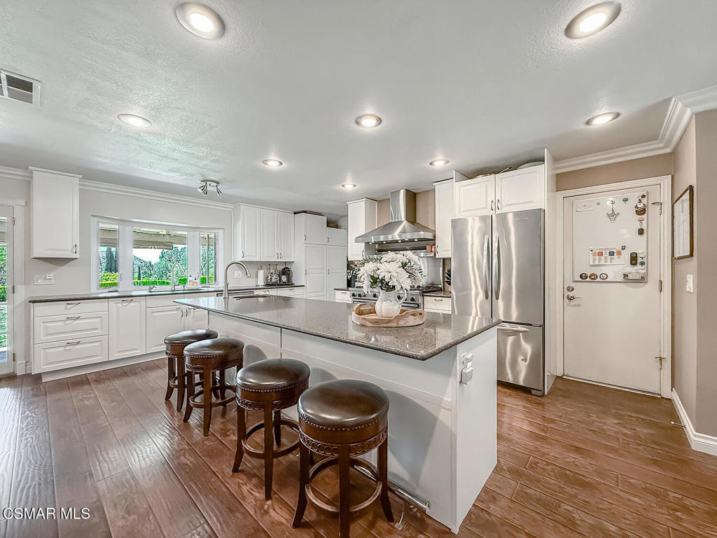 1351 Rambling Road Simi Valley, CA 93065 - Photo 22 of 70