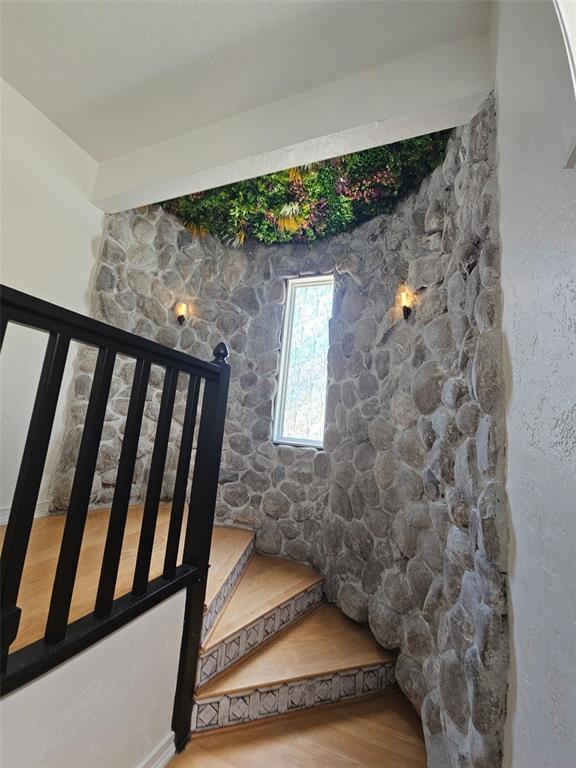 2153 Karan Way Clearwater, FL 33763 - Photo 24 of 65 a view of entryway