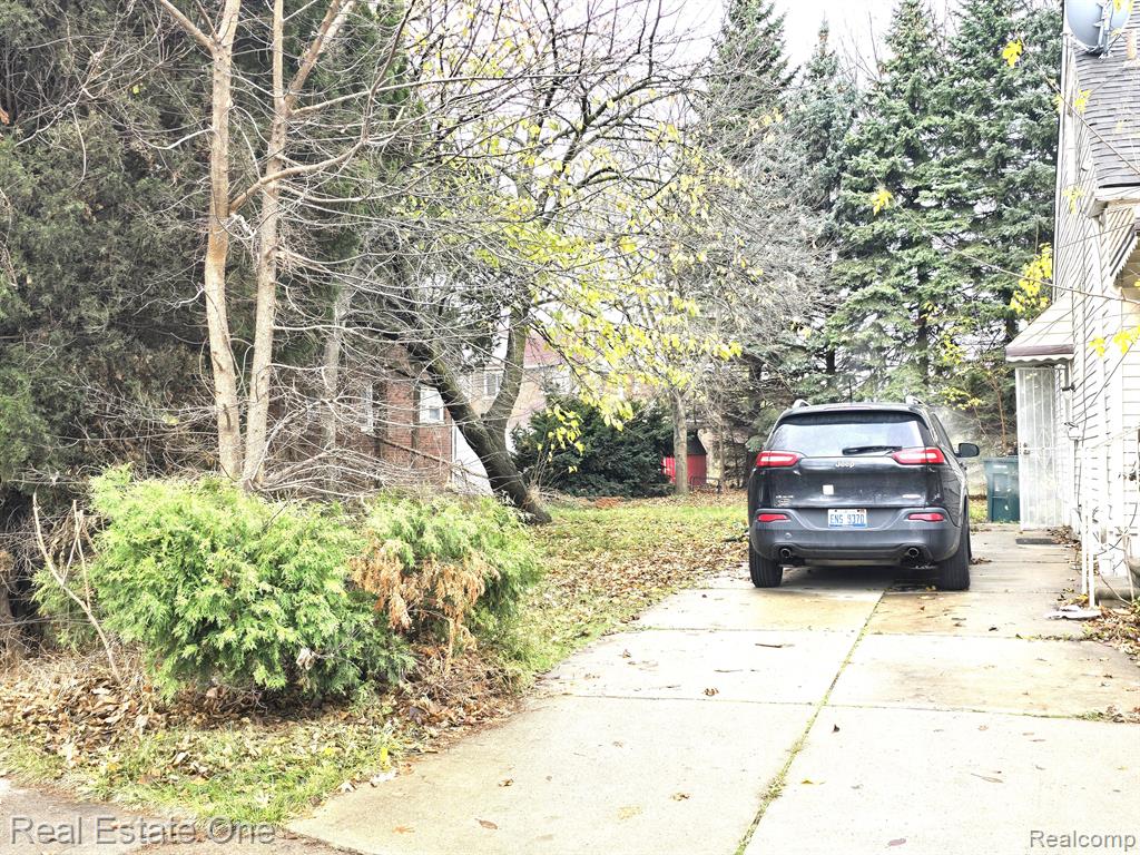 2137 Riverside Drive Dearborn, MI 48120 - Photo 2 of 20
