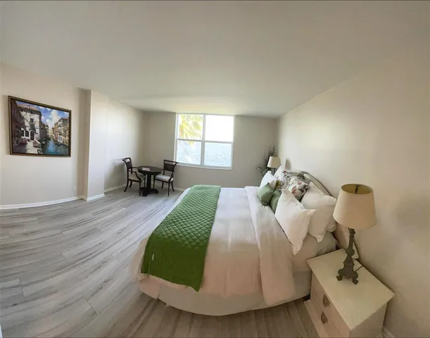 $555,000 | 401 Lake Shore Drive, Unit 301, Lake Park, FL 33403