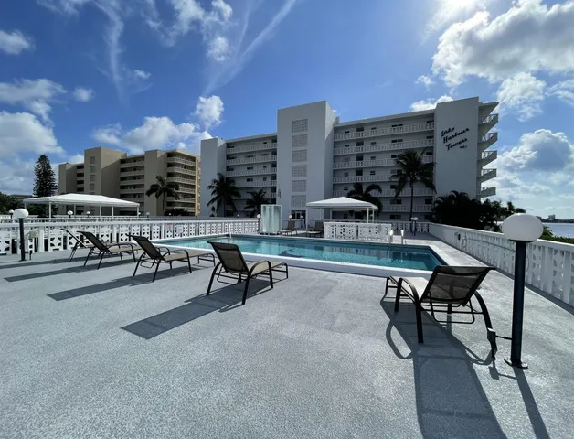 $555,000 | 401 Lake Shore Drive, Unit 301, Lake Park, FL 33403